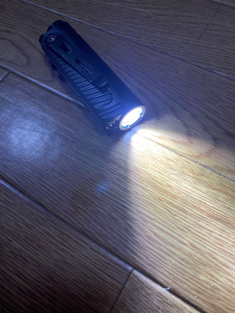 NITECORE P18 1800ルーメン タクティカル懐中電灯　未使用