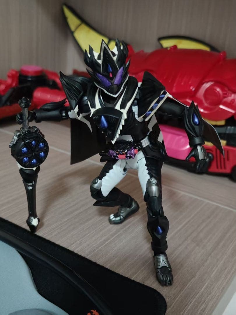 「ガレージキット」shf規格カスタム用　仮面ライダービターガヴ　キルシュトルテ