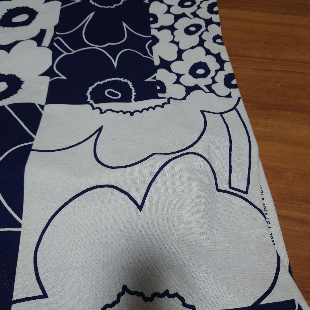 MARIMEKKO 花柄カーテン ネイビー・ホワイト