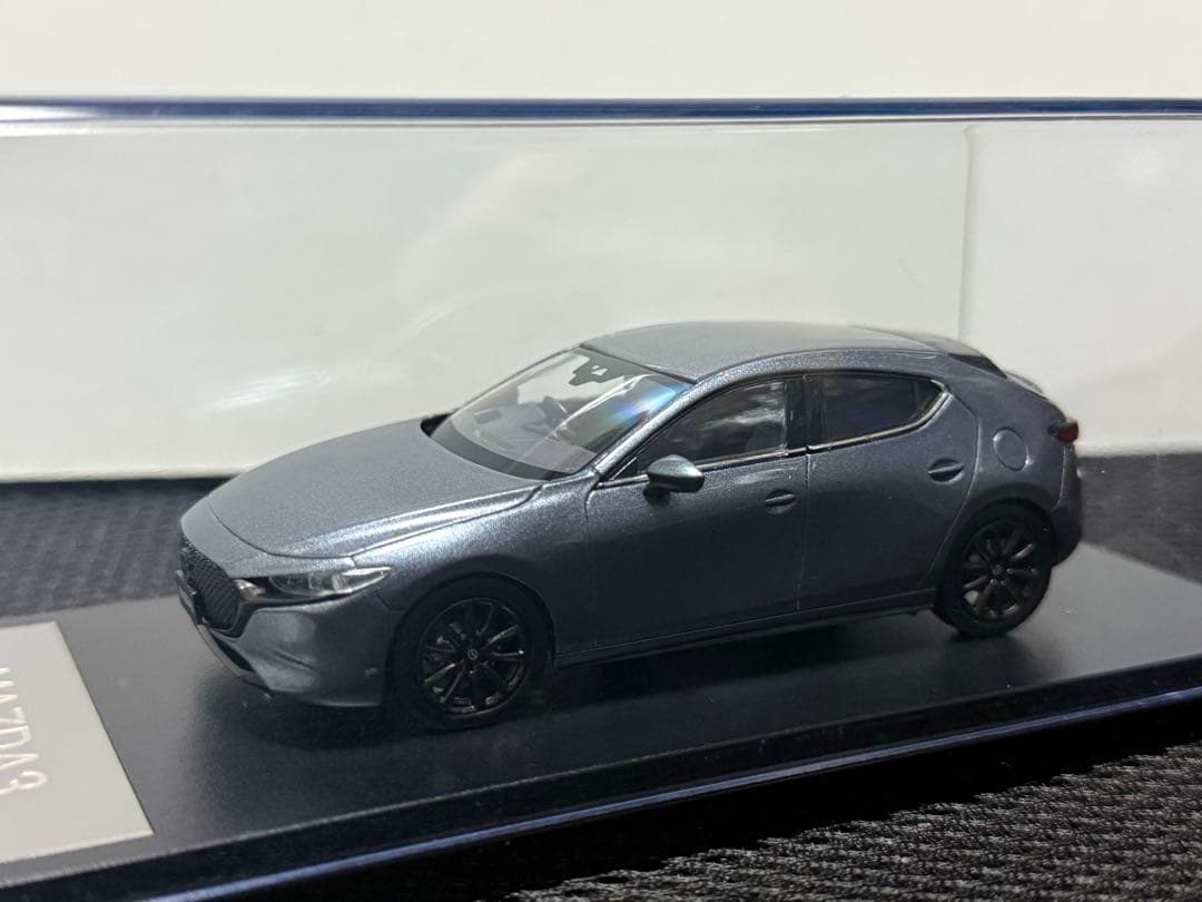 d*3様 ハイストーリー　MAZDA3 1/43