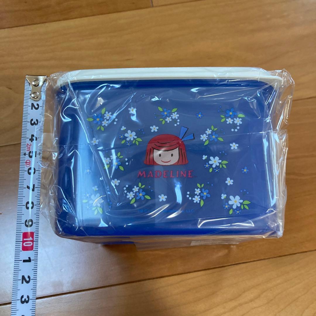 マドレーヌちゃん　　タッパー