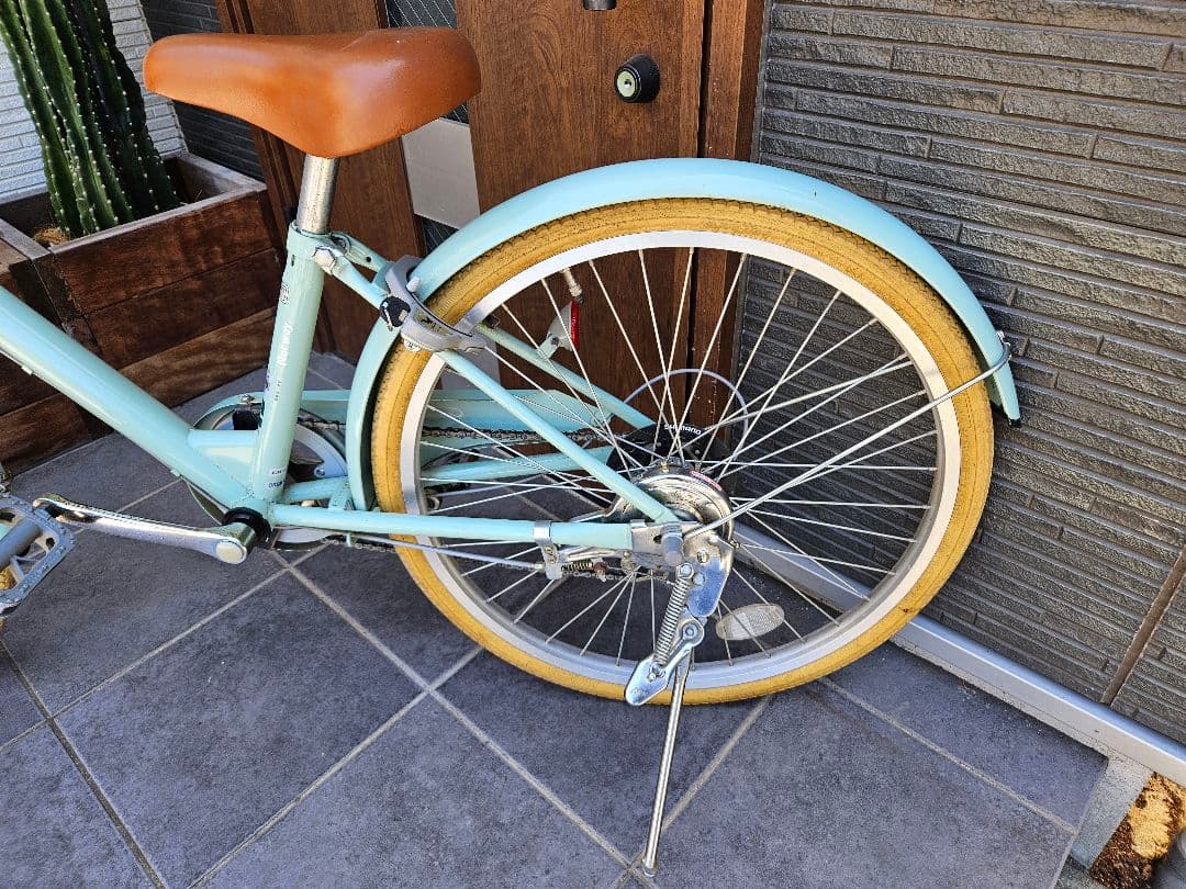 子供用自転車 ミントグリーン 前カゴ付き　郵送不可