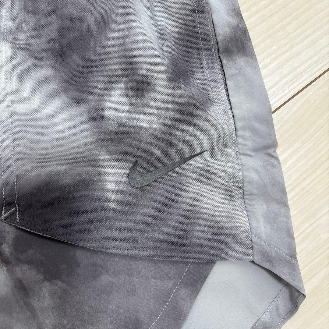 Nike タンクトップとショートパンツセット