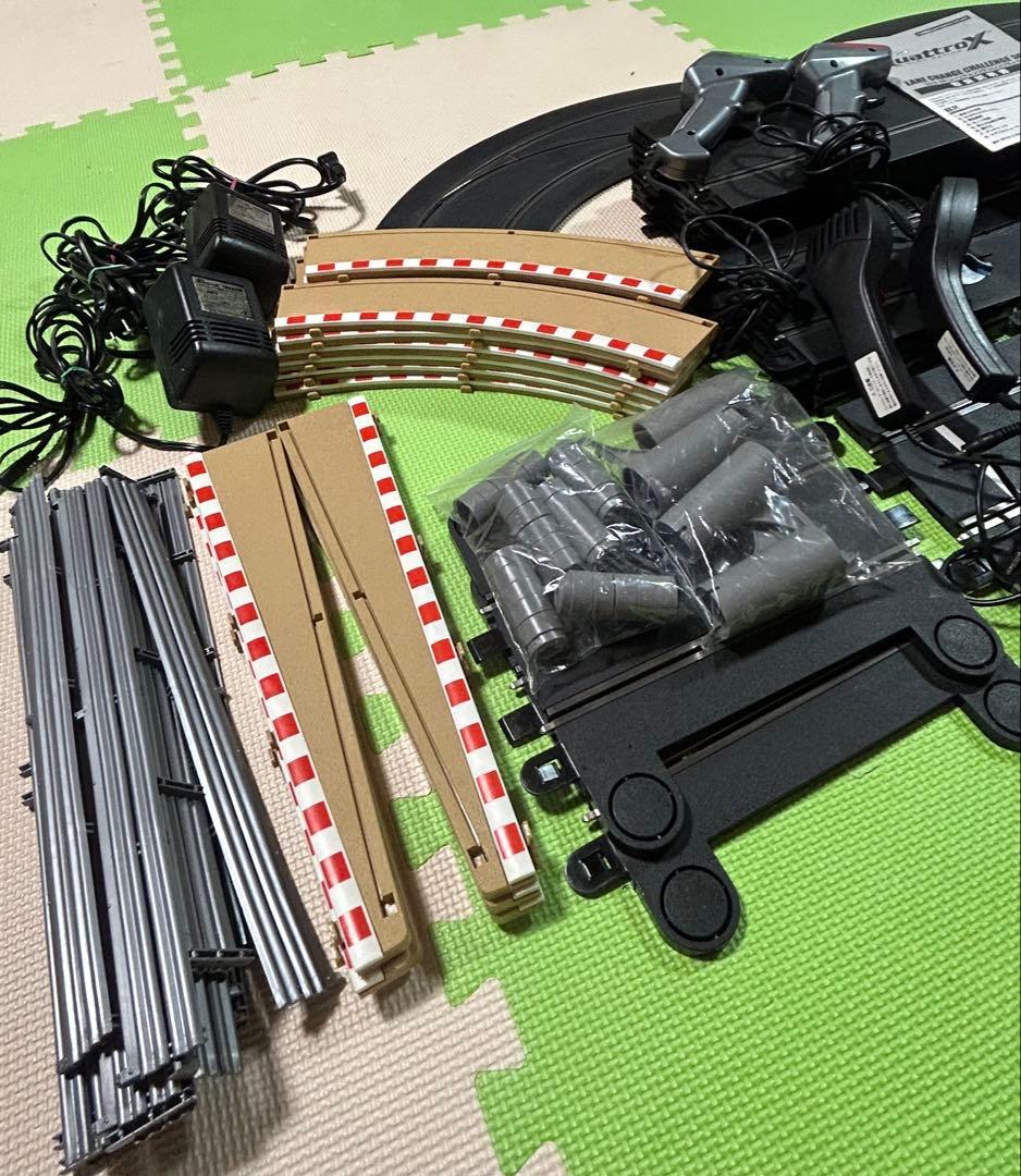 スロットカー　コースセット 35枚 クアトロックス ミニカー Quattrax