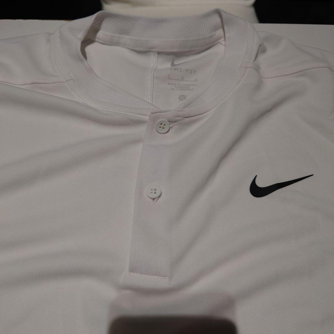 Nike DRI-FIT ホワイトシャツ