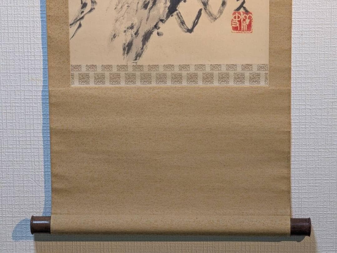 【真作】掛軸　水墨花鳥　松岩に佇む鳥図　墨韻豊かな逸品　V143