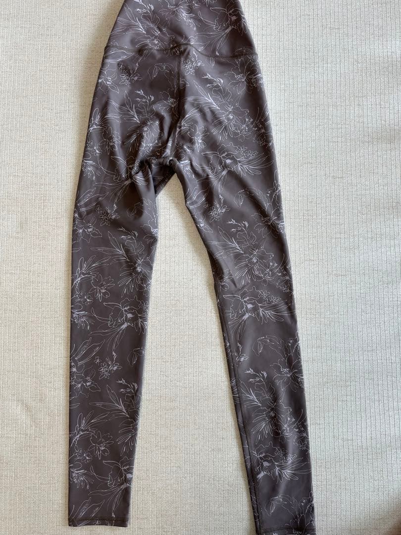 【値下げ中】未使用 Jukier ジュリエヨガパンツ　ピラティス