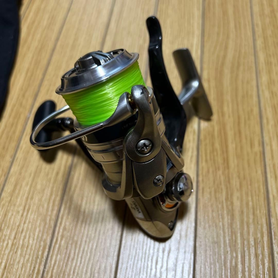スピニングリール レバーブレーキ TRISO 2500H-LBD 中古美品