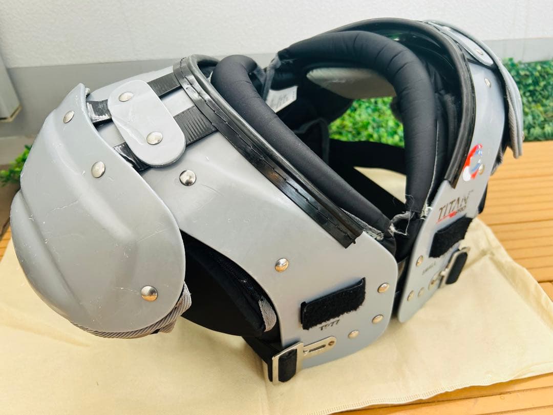 Schutt ヘルメット 黒　Titan ショルダー