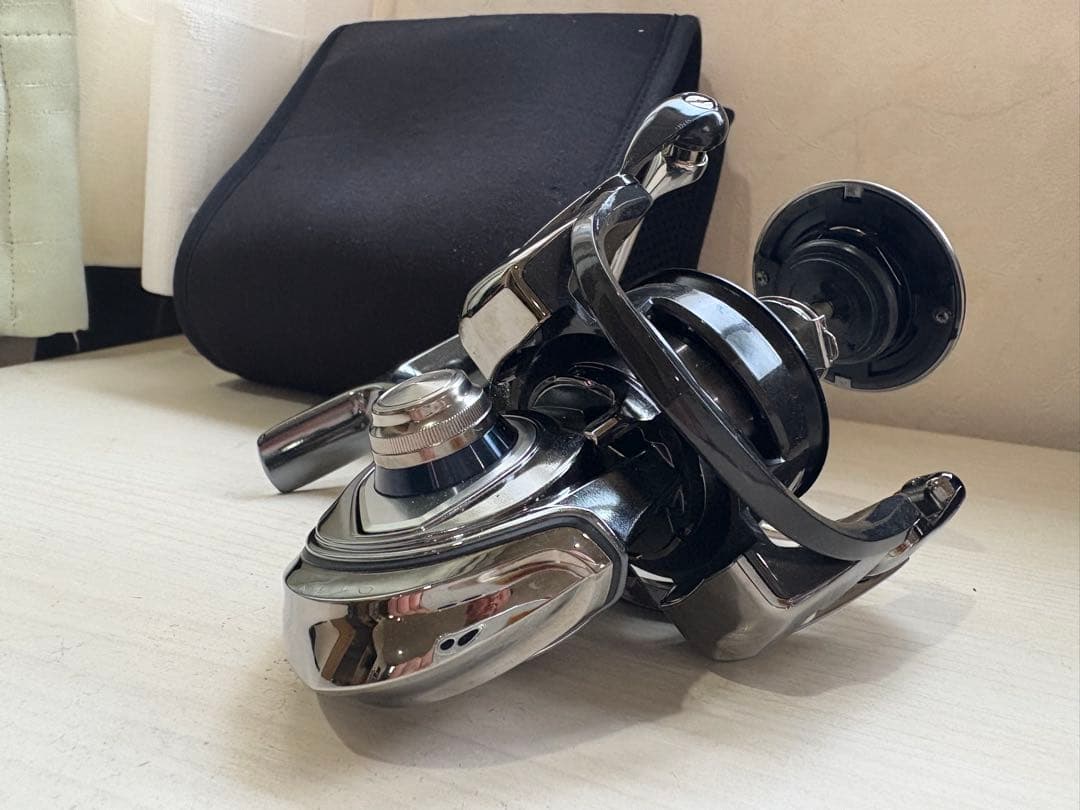 ダイワ　18 イグジスト　4000 CXH ボディ　超美品