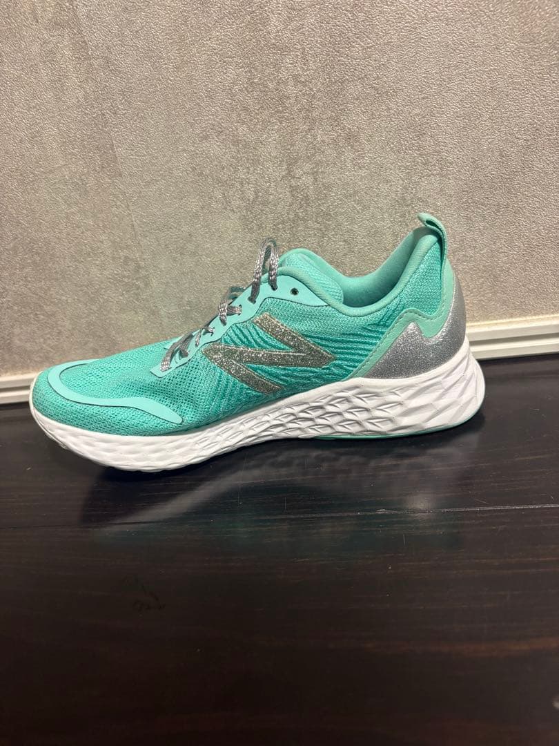 New Balance ランニングシューズ 名古屋ウィメンズ23.5cm