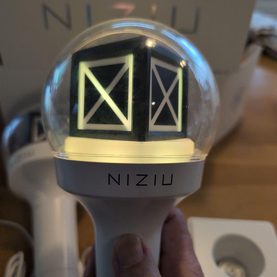 NIZIU ペンライト2個