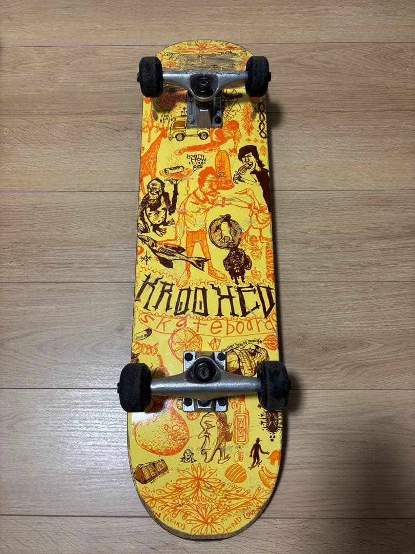 KROOKED スケートボード　コンプリート　イラスト入り