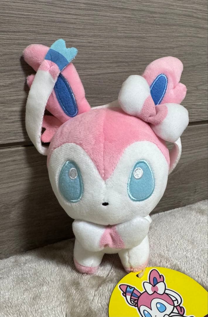 ポケモンドールズ　イーブイ　ニンフィア　サンダース