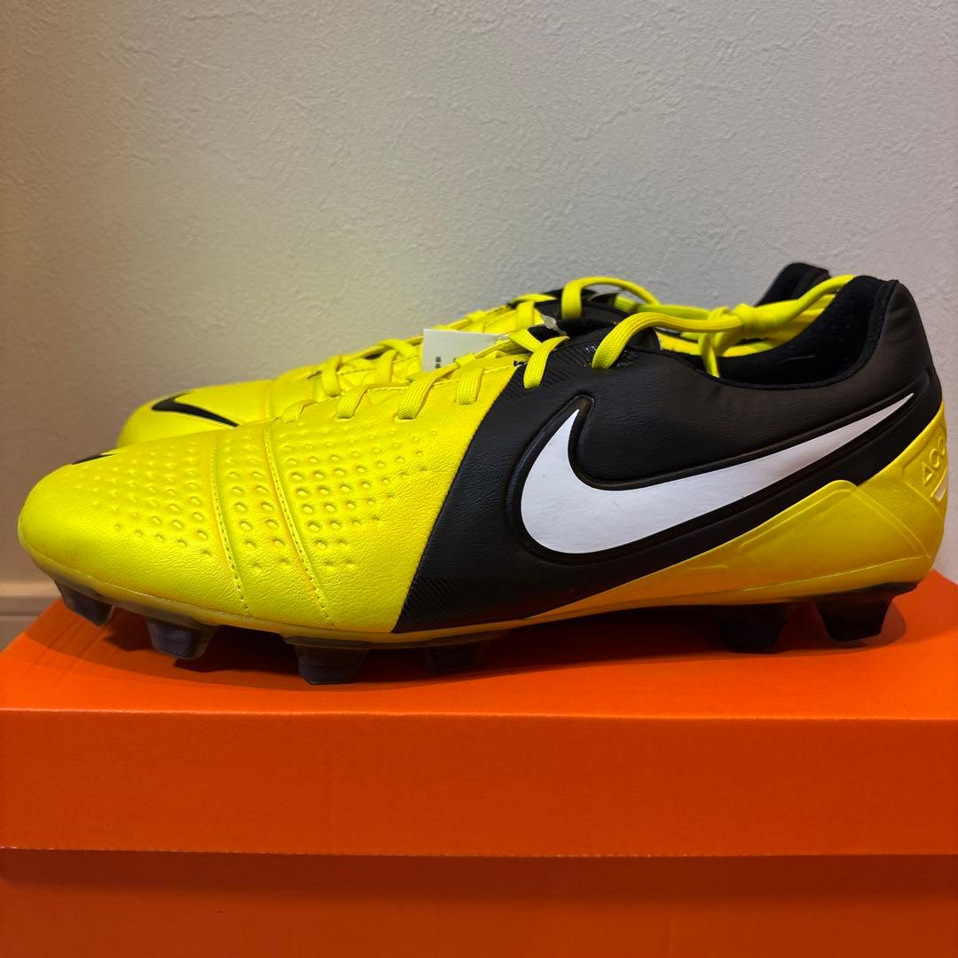 【新品・レア商品】NIKE CTR360 Maestri3 HG AF 30cm
