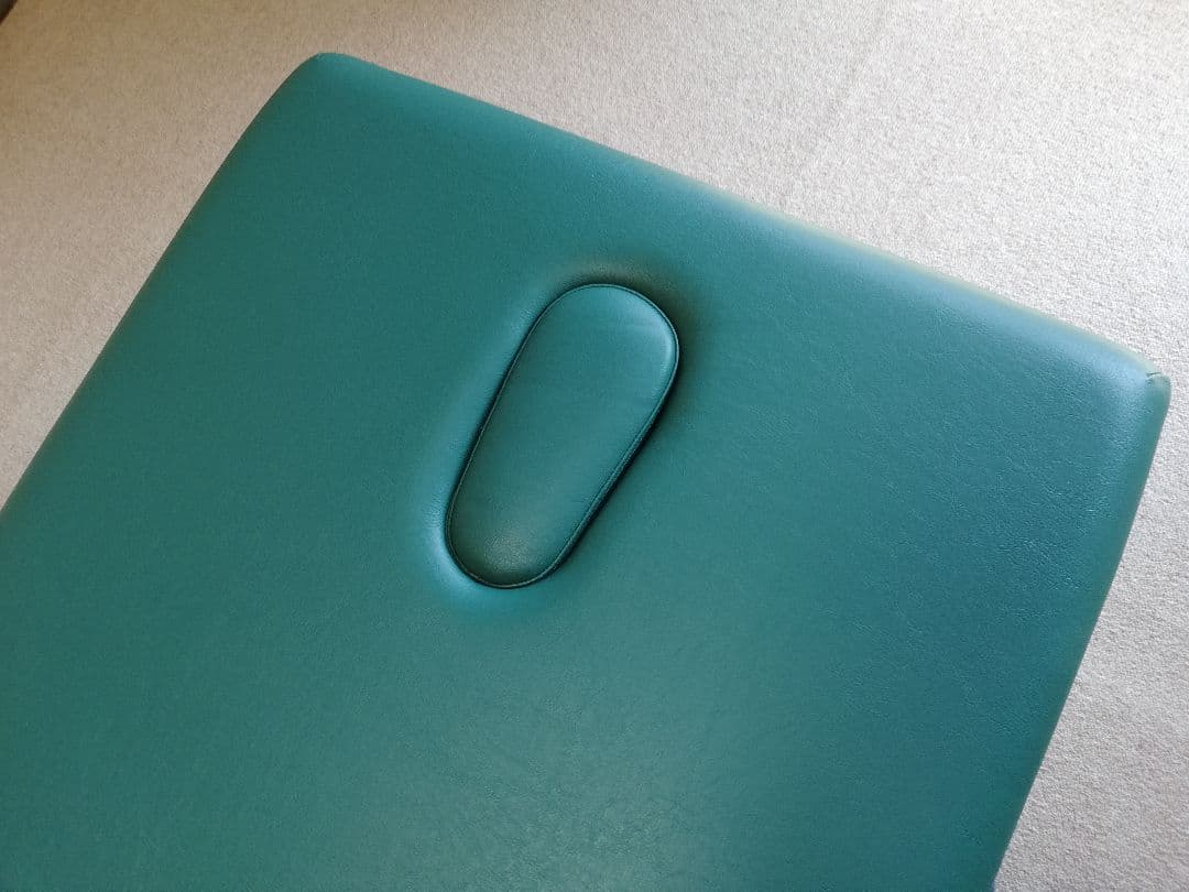 Takada製ポータブルマッサージベッド