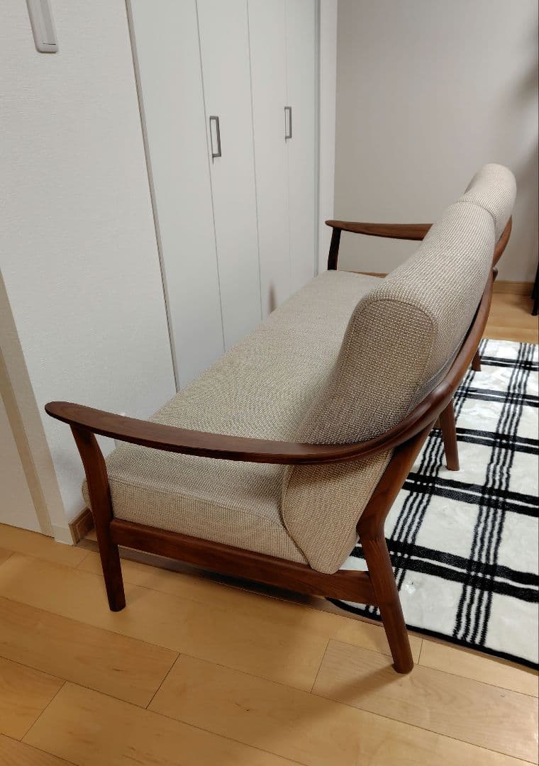 美品 (送料込) karimoku カリモク3人掛けソファー　スツール