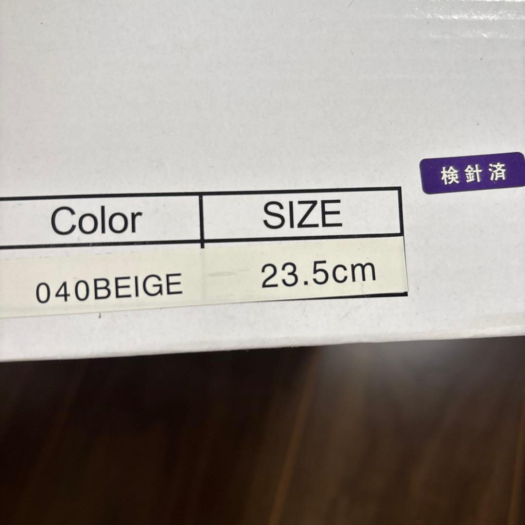 新品MASTER BUNNY EDITION ゴルフシューズ ベージュ23.5㎝