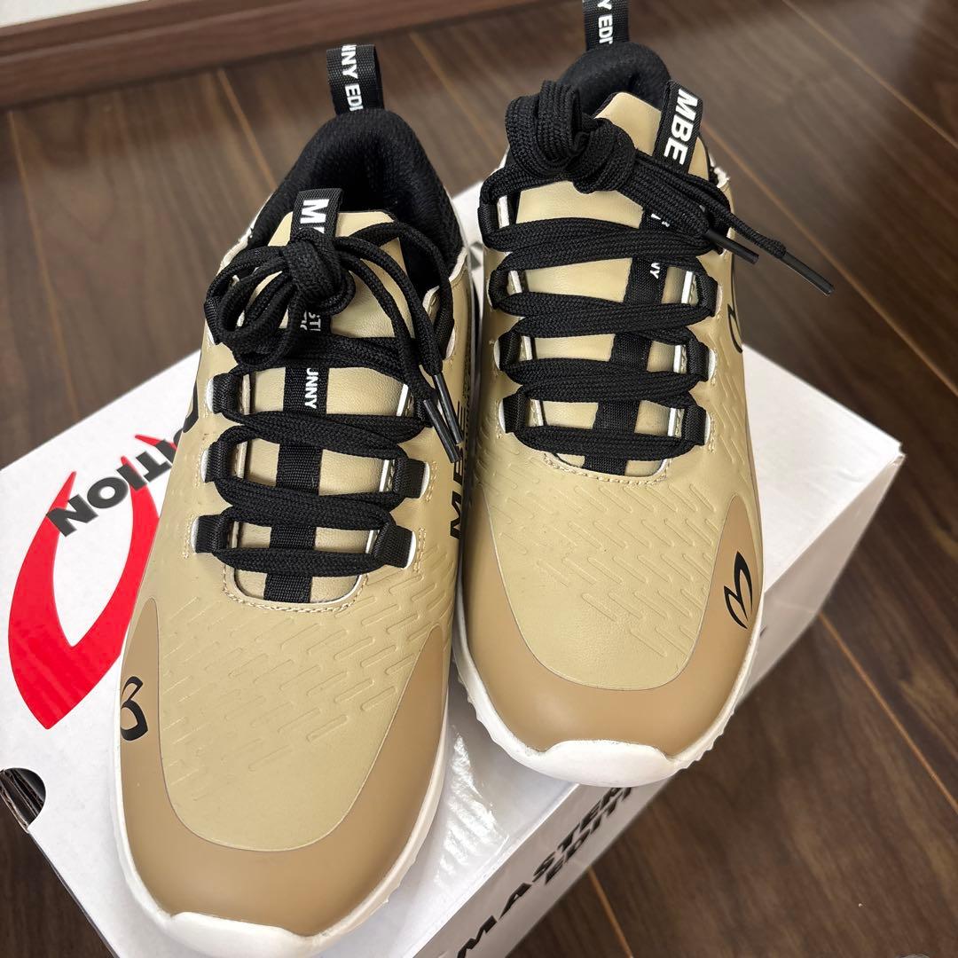新品MASTER BUNNY EDITION ゴルフシューズ ベージュ23.5㎝