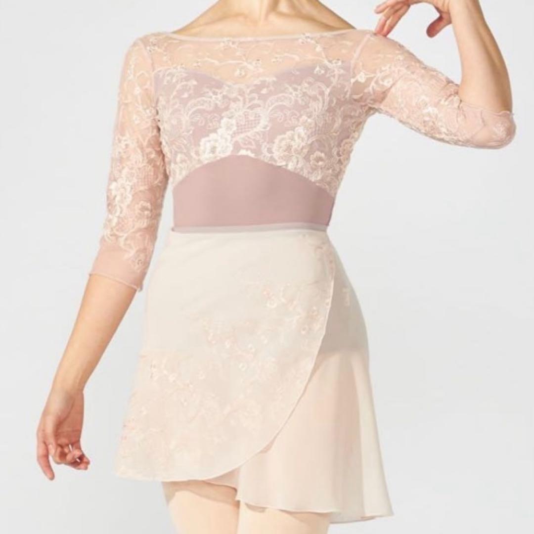 新品同様今季Nelaライン 6分袖レオタード と同ラインスカートセット
