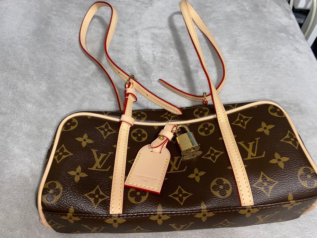 Louis Vuitton ハンドバッグ ハング・オン　ノベルティ