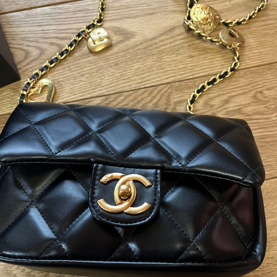 CHANEL キルティングショルダーバッグ　ハートチェーン　ノベルティー