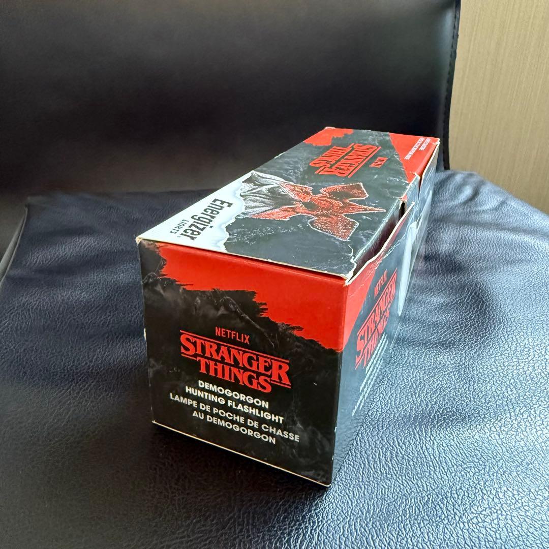ストレンジャーシングス 懐中電灯