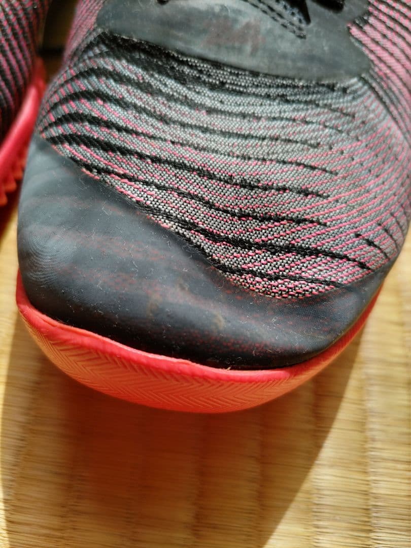 ［29.5］Nike KB Mentality2 ブラック/ピンク