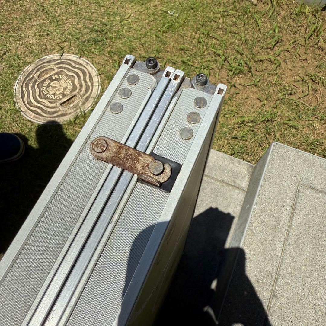 Coleman 折りたたみテーブル イエロー