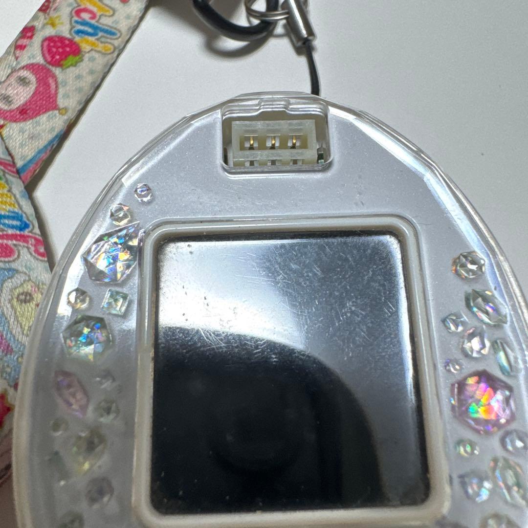 Tamagotchi ピースホワイト ストラップ付き