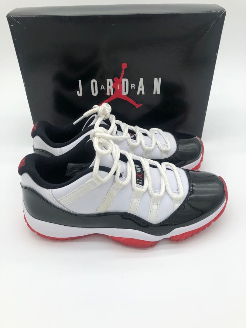 美品NIKE AIR JORDAN 11 Low ホワイト/ブラック/レッド