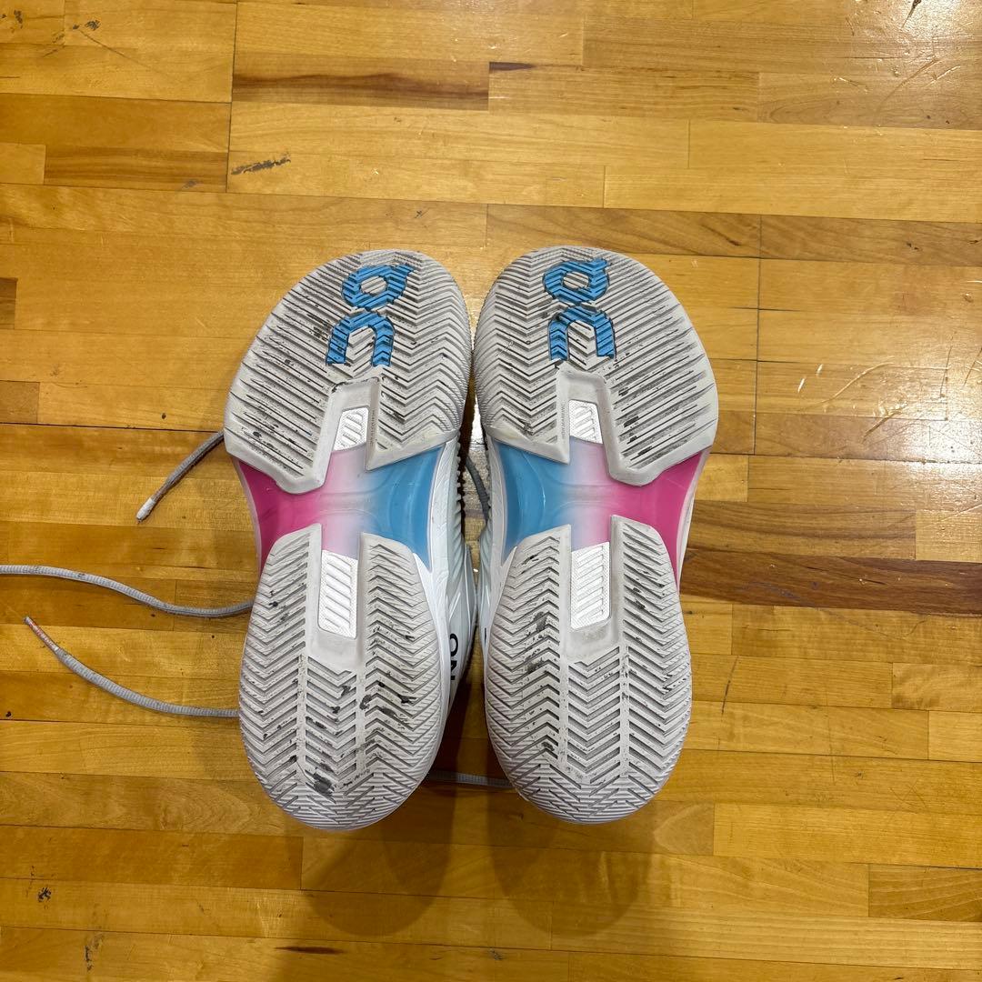 On The Roger Pro Fire 27cmオンクラウド室内シューズ