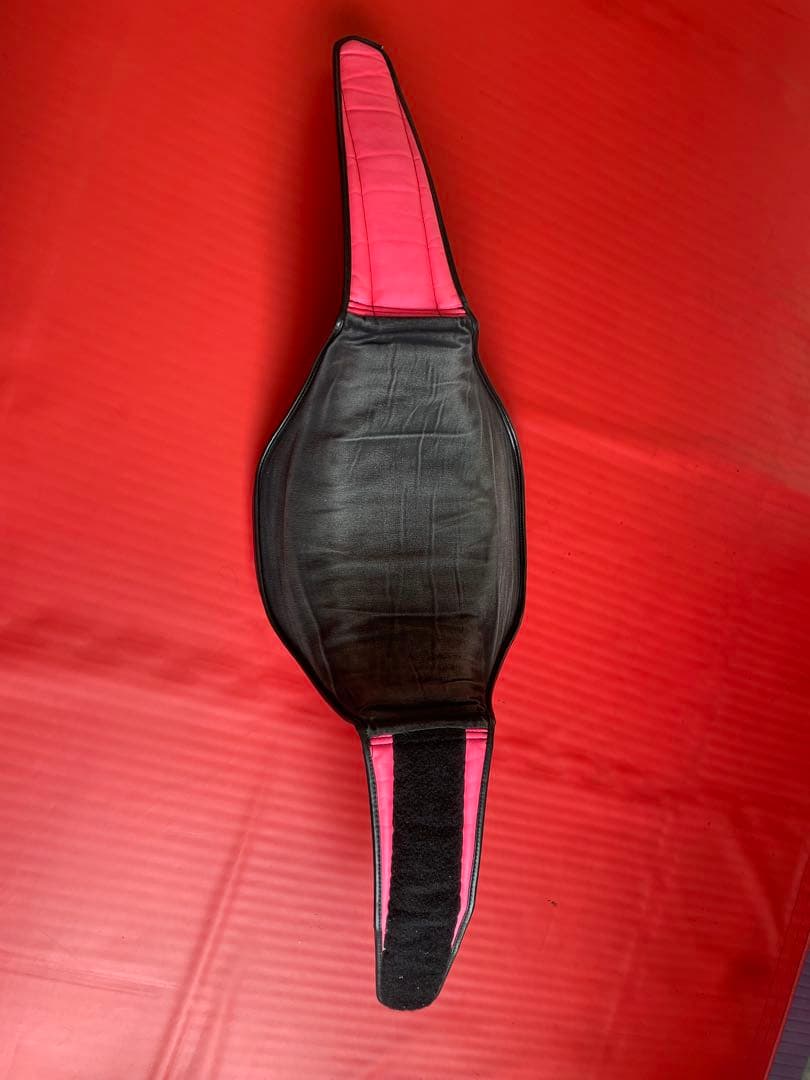 Venum ピンク パンチングミット