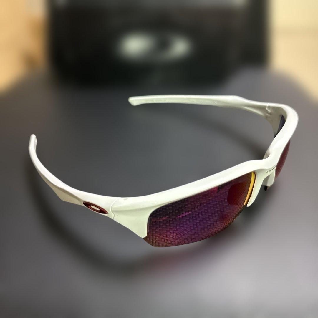 Oakley OO9372-0665 サングラス ホワイト