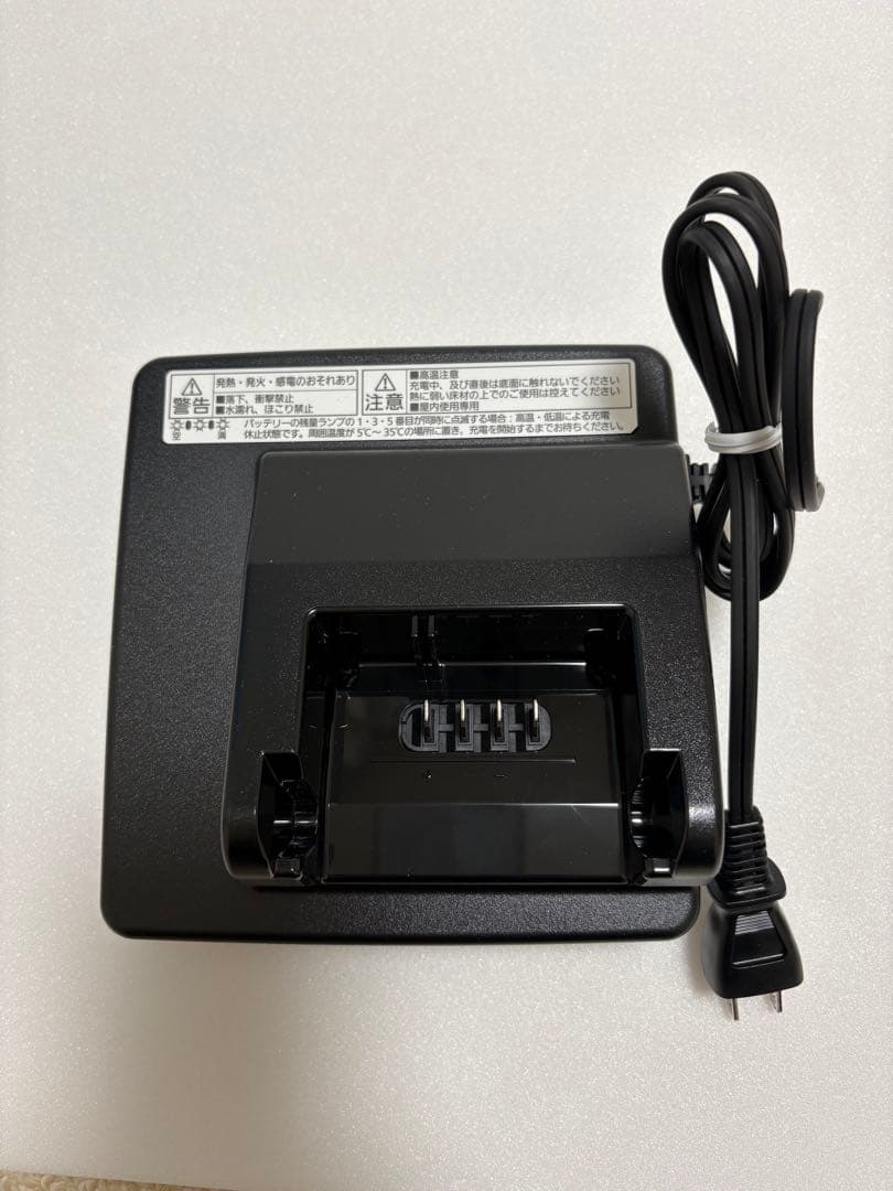【新品未使用】Panasonic 電動自転車バッテリー充電器 NKJ075Z