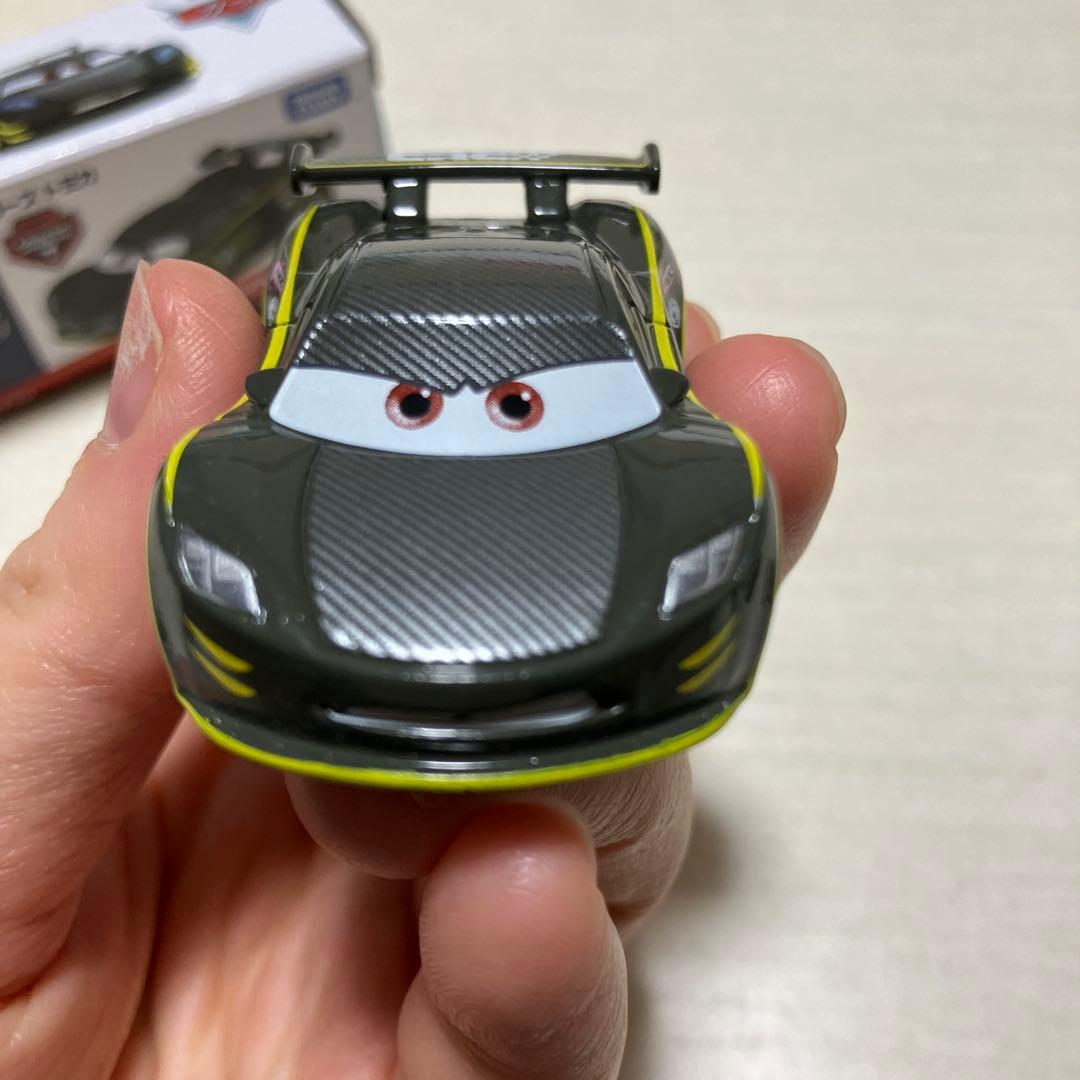 カーズ　トミカ　ルイス・ハミルトン　カーボンレーサータイプ