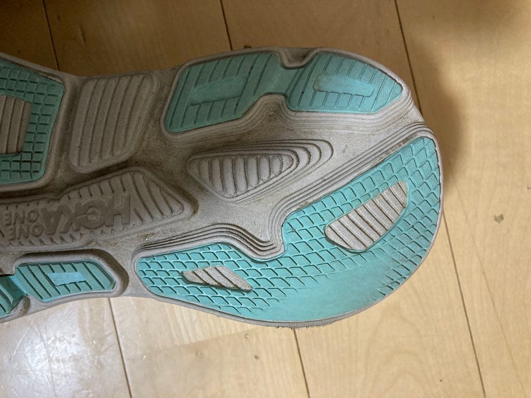 スパイク・シューズ HOKA ONE ONE BONDI7