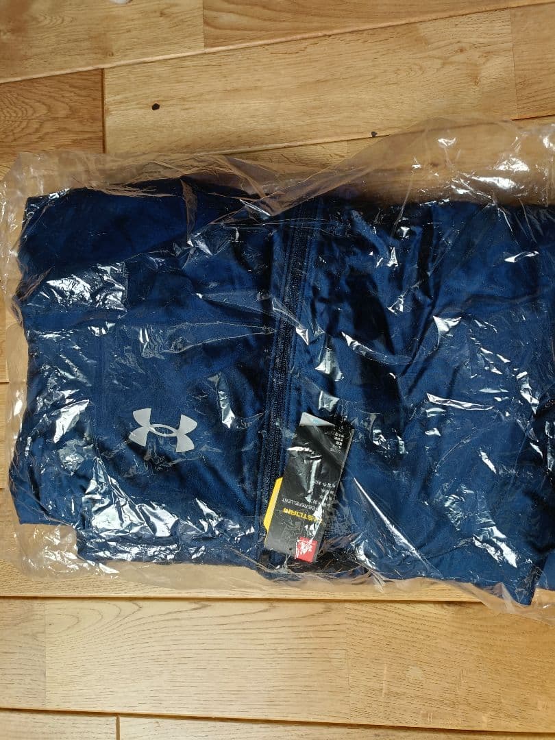 UNDER ARMOUR 子供用ダウンコート 150センチ（裏地ピンク）