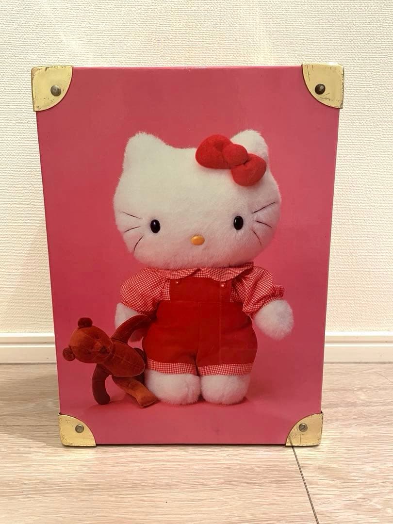 E21 ハローキティ ぬいぐるみ オリジナルトランクケース付き　非売品