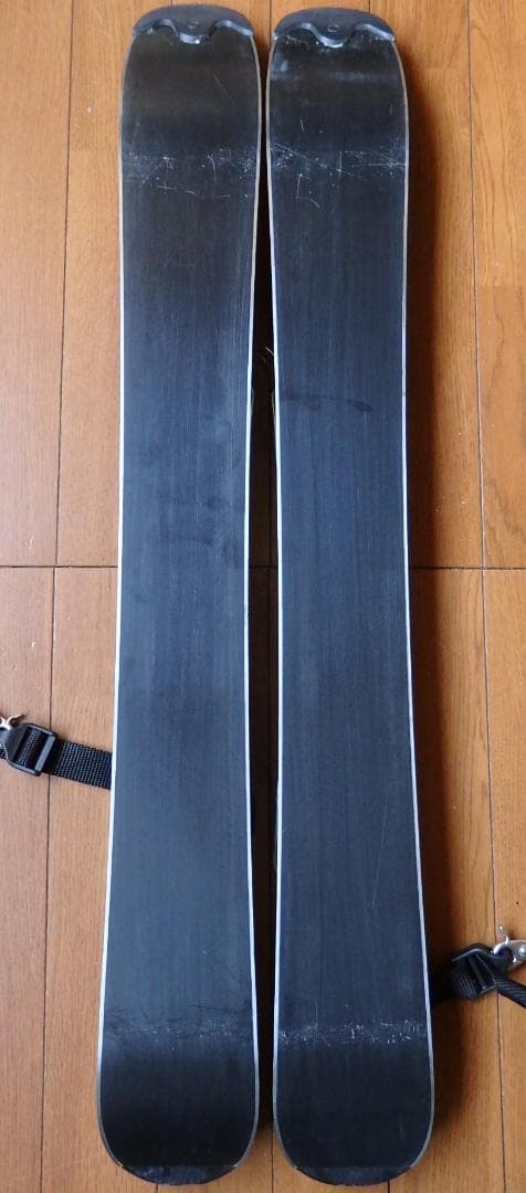 SALOMON,BIGHORN　板約82ｃｍ、ブーツ約27.0～27.5ｃｍ