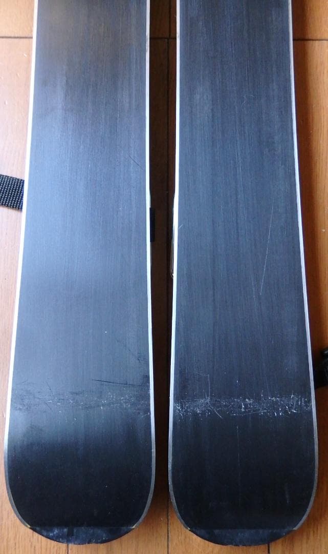 SALOMON,BIGHORN　板約82ｃｍ、ブーツ約27.0～27.5ｃｍ