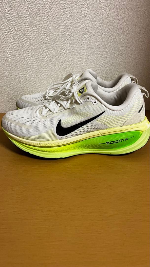 箱根駅伝価格　NIKE vomero18 ナイキ ボメロ18 （26.0㎝）