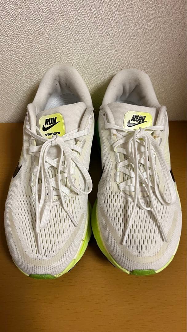 箱根駅伝価格　NIKE vomero18 ナイキ ボメロ18 （26.0㎝）