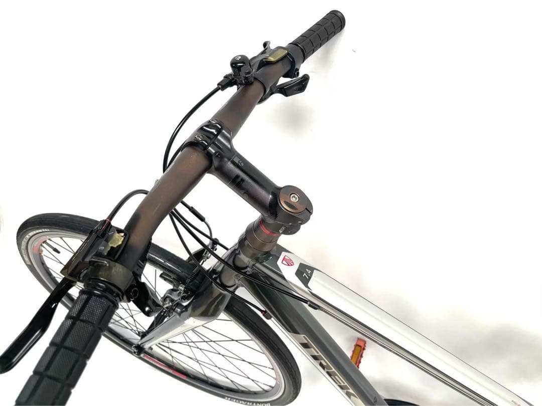 送料無料【即乘】TREK クロスバイク FX7.4 超軽量10.8キロ 27速
