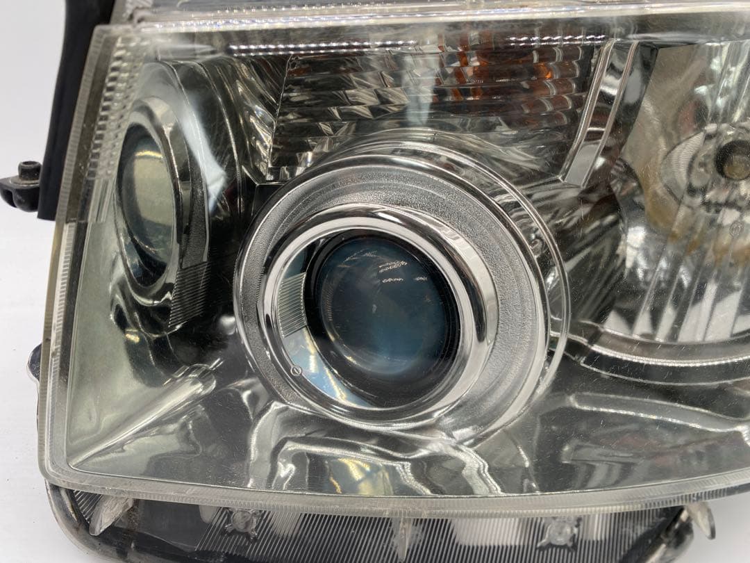 70系 ヴォクシー 純正 HID ヘッドライト 左右 バラスト付 点灯確認済み