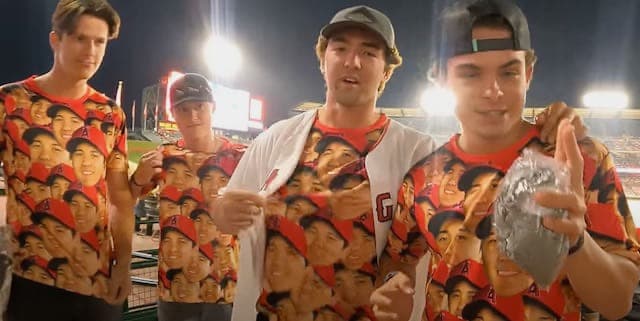 大谷翔平選手　顔だらけTシャツ　XL　　米国輸入正規品 未使用