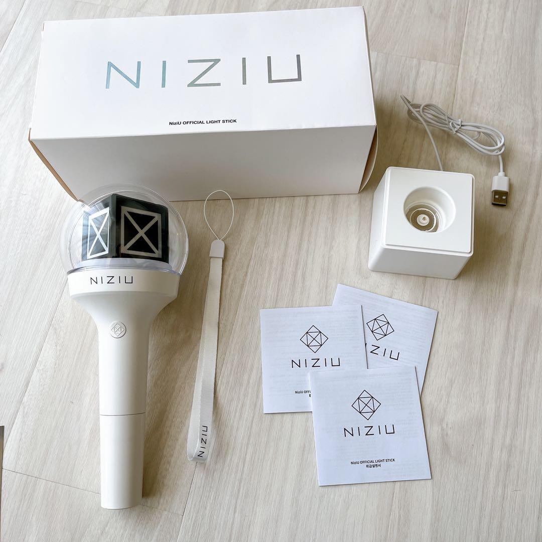 NiziU 公式ペンライト　会員特典