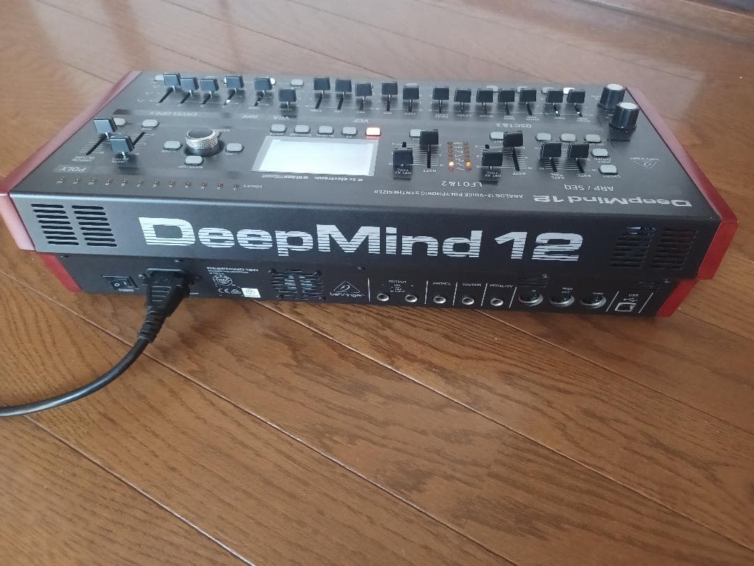 鍵盤楽器 Behringer Deepmind 12D