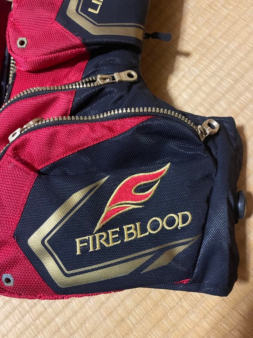 SHIMANO LIMITED PRO FIRE BLOOD ライフジャケット
