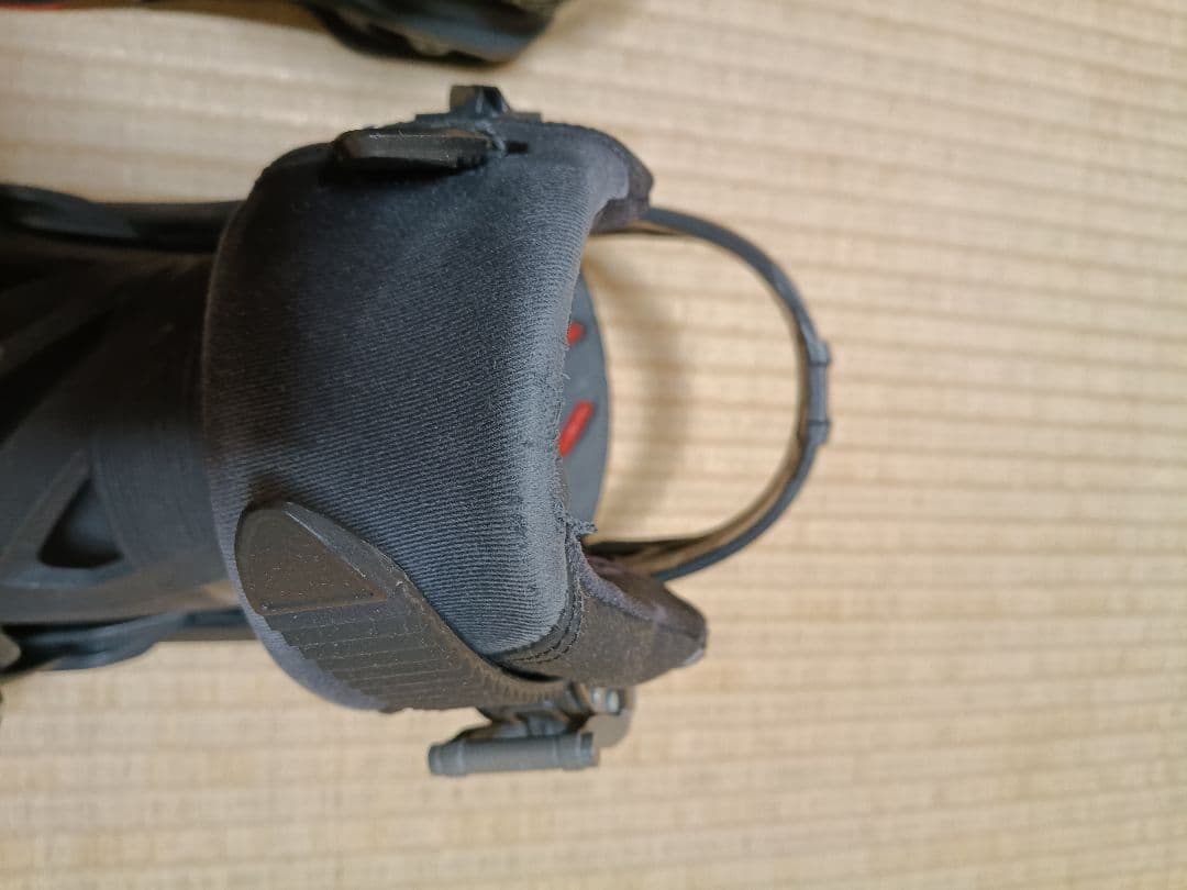 SALOMONスノーボードビンディング ホログラム